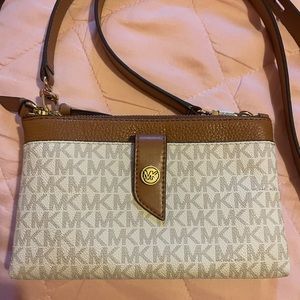 Michael kors Tab Double Zip Phone Crossbody